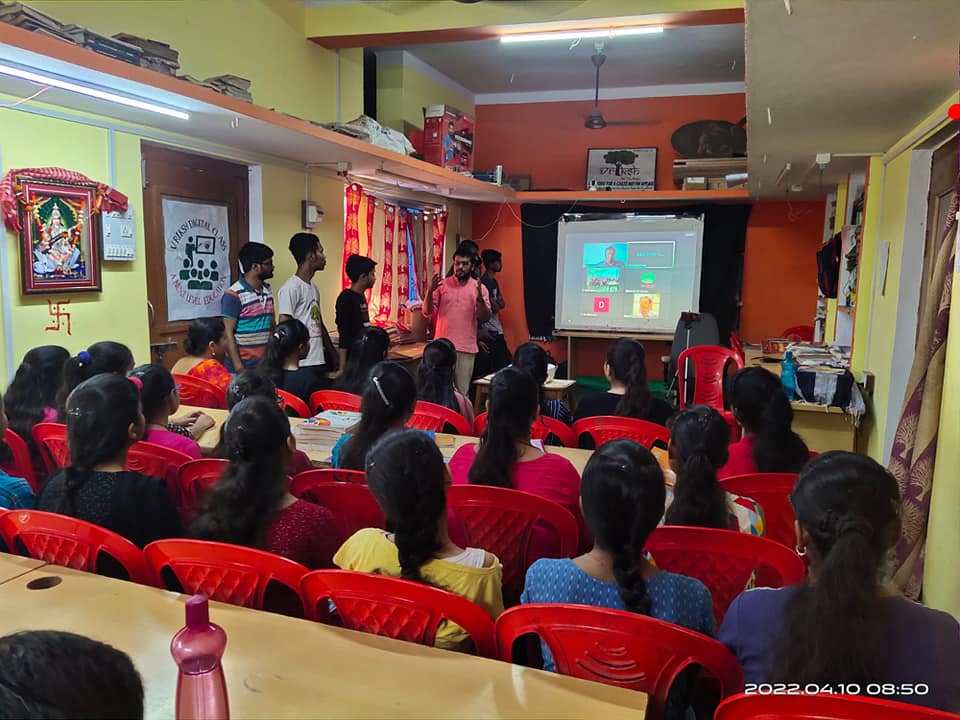 Induction class for IIT-JEE/NEET students