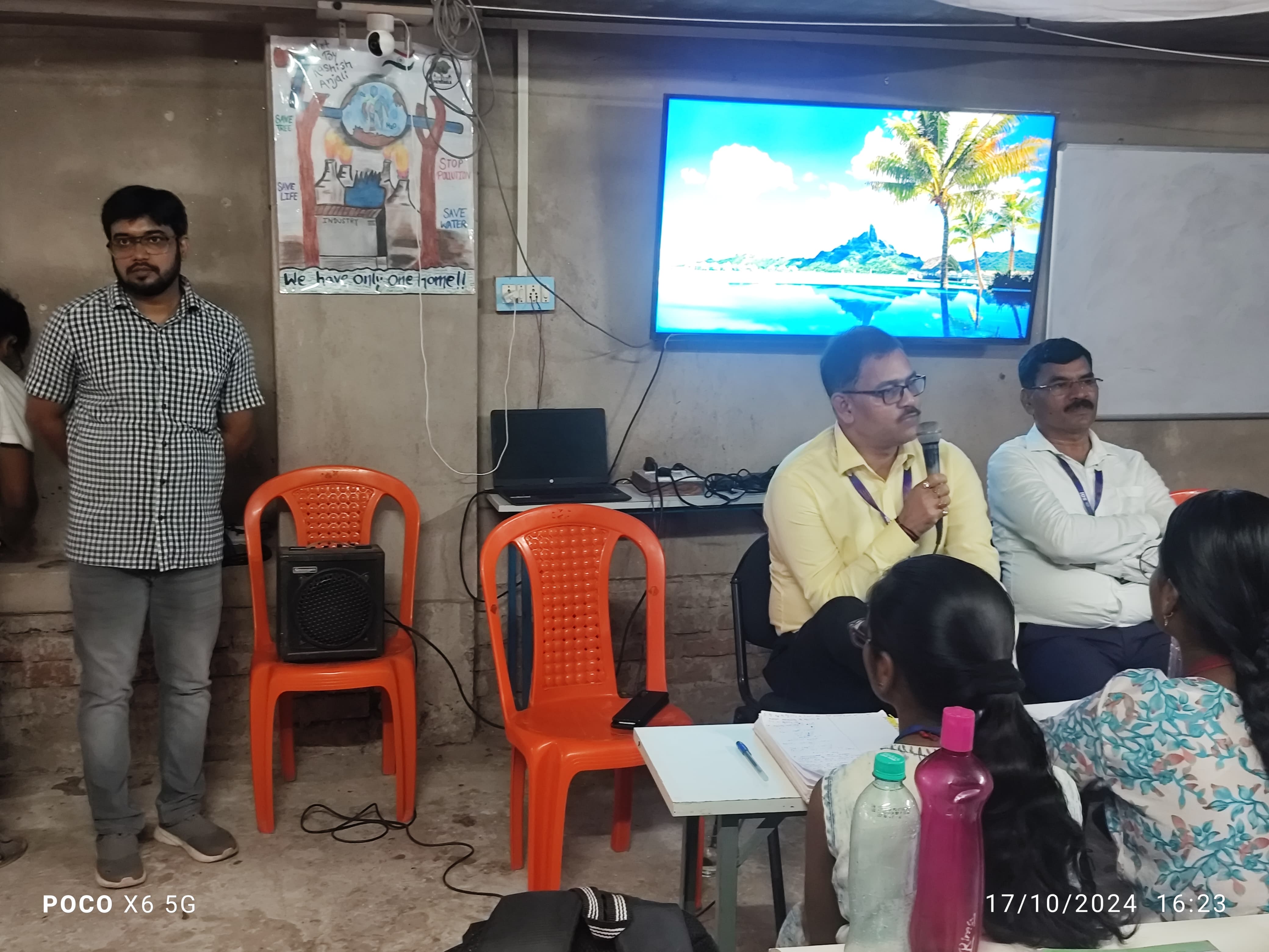 SBI REGIONAL MANAGER VISIT TO VRIKSH DIGITAL CLASS 2